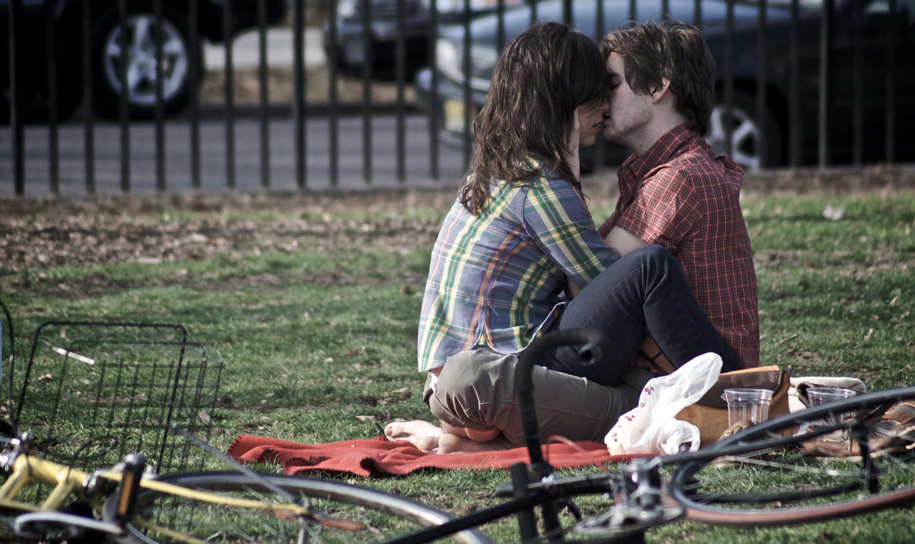 Kiss Love Wallpaper Hd - Vondelpark Amsterdam Legal Sex , HD Wallpaper & Backgrounds