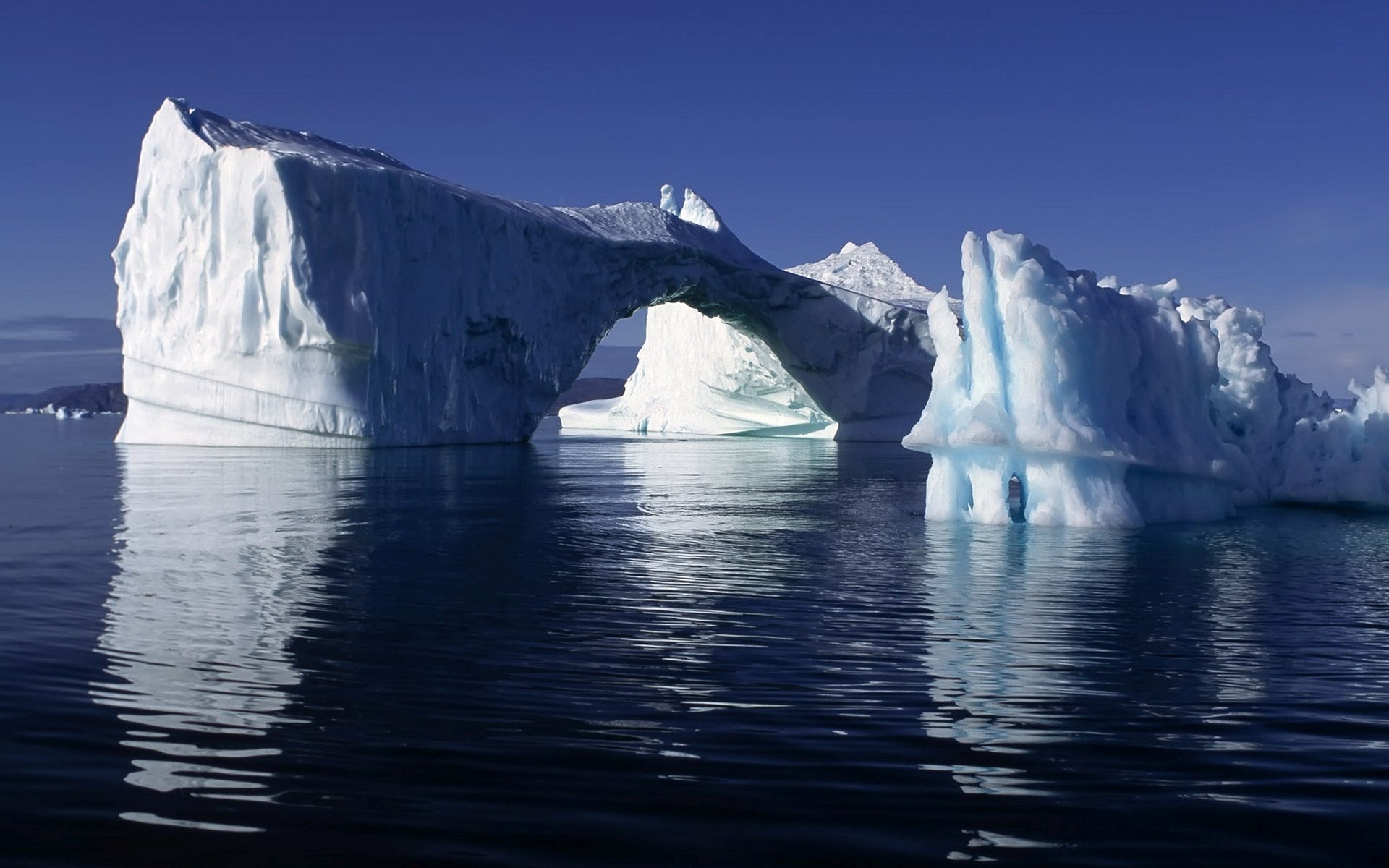 Big Iceberg Wallpaper - Iceberg , HD Wallpaper & Backgrounds