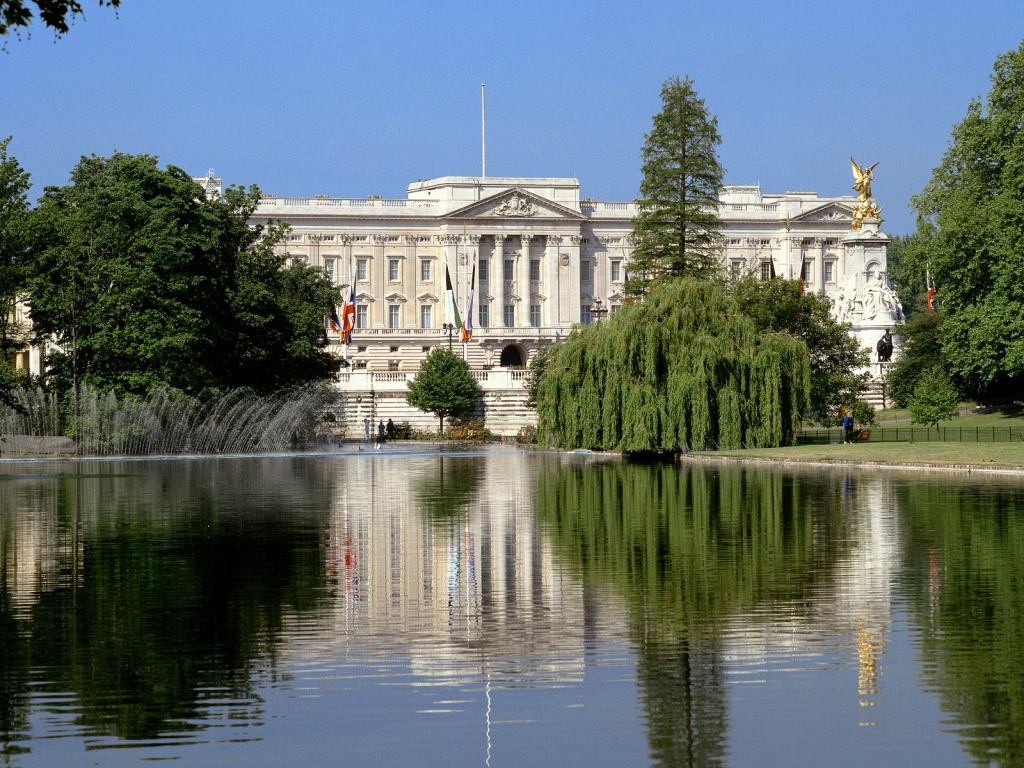 Buckingham Palace - England Wallpaper - Buckingham Palace , HD Wallpaper & Backgrounds
