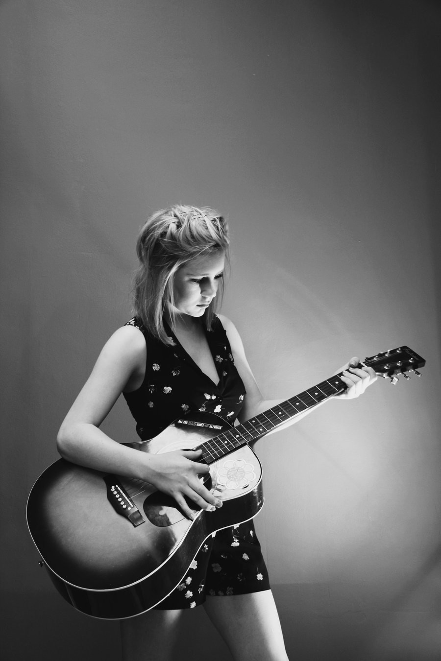 Guitar - Guitar Girl Wallpaper Iphone , HD Wallpaper & Backgrounds