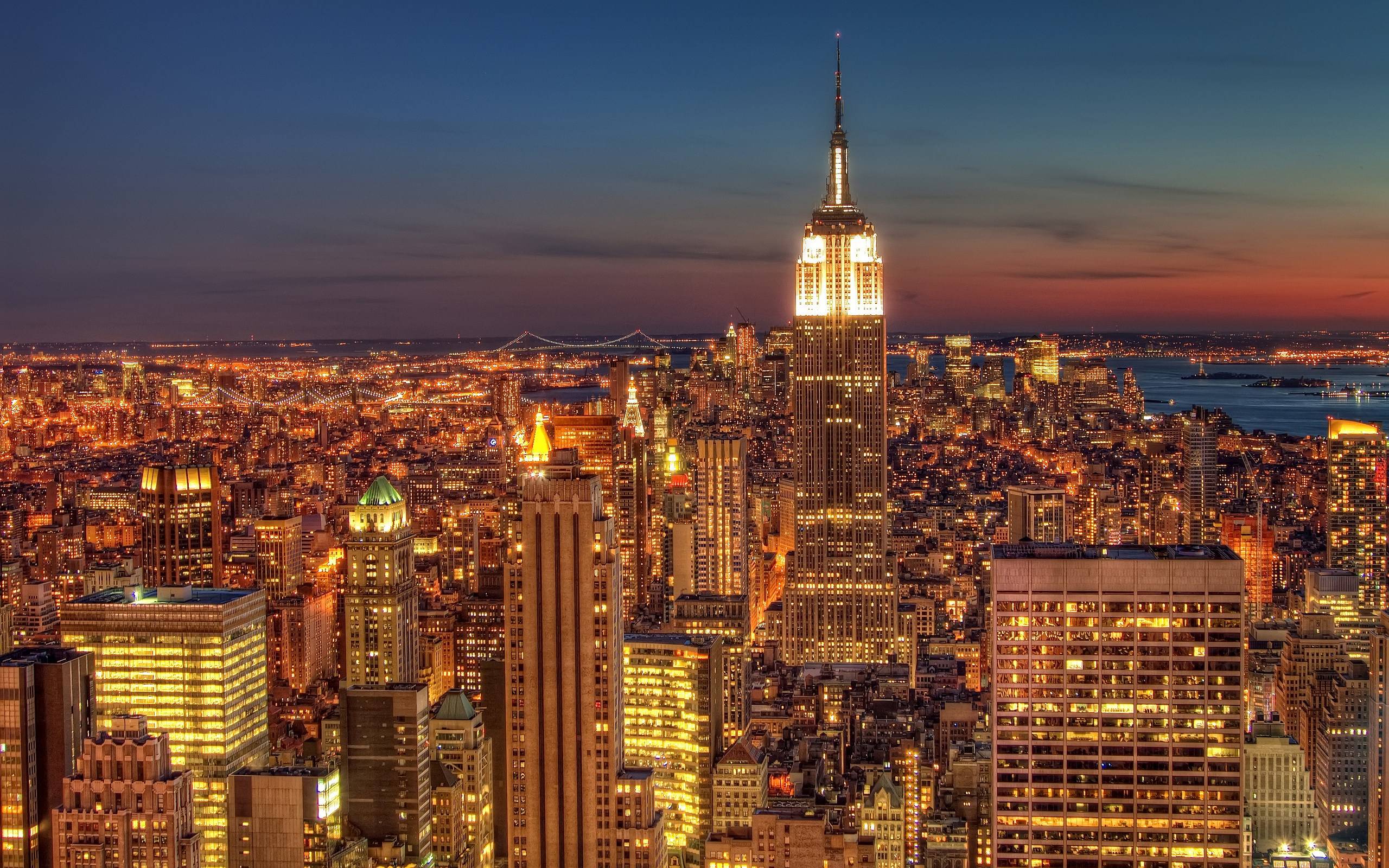 Night In Manhattan New York Wallpaper - Golden City New York , HD Wallpaper & Backgrounds
