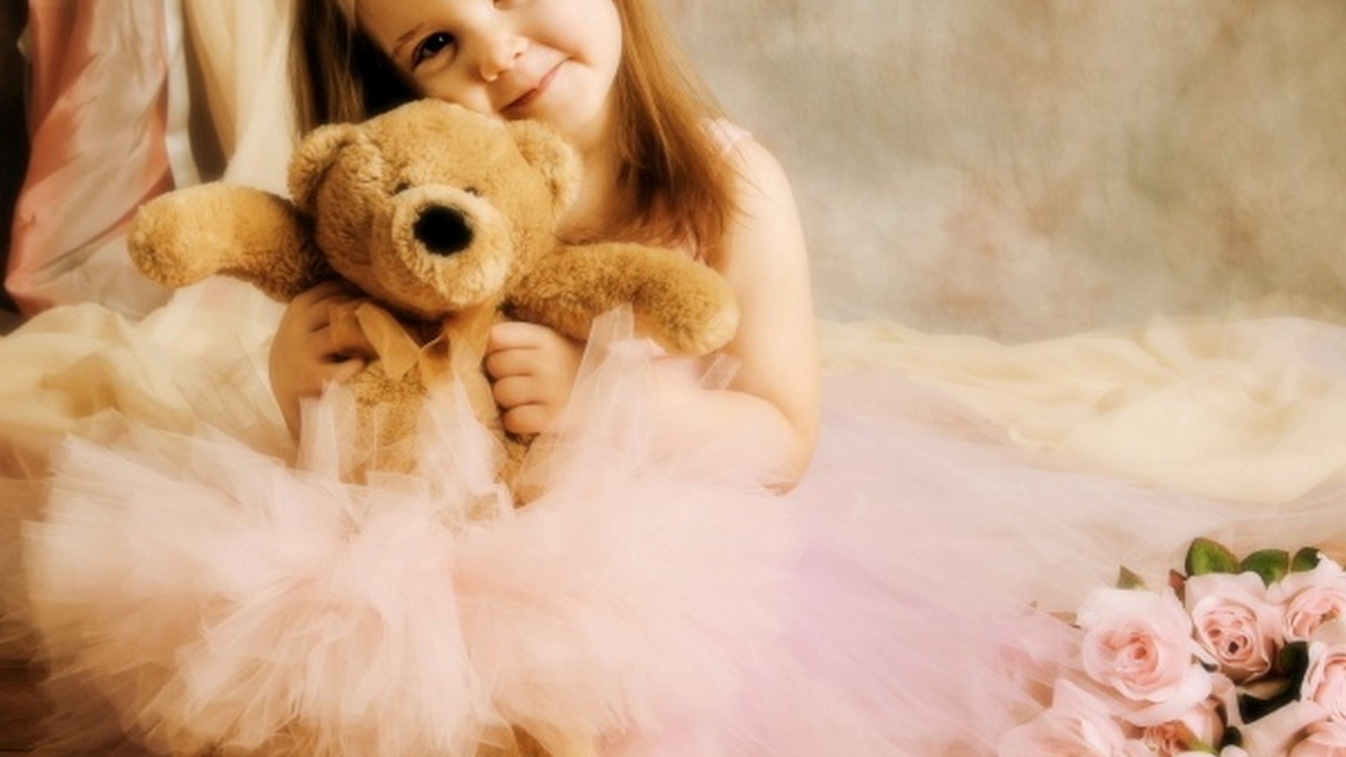 Start Download - Girl With Teddy Quotes , HD Wallpaper & Backgrounds