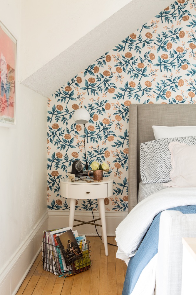 Beautiful Bedroom Wallpaper Ideas - Floral Wallpaper Accent Wall , HD Wallpaper & Backgrounds