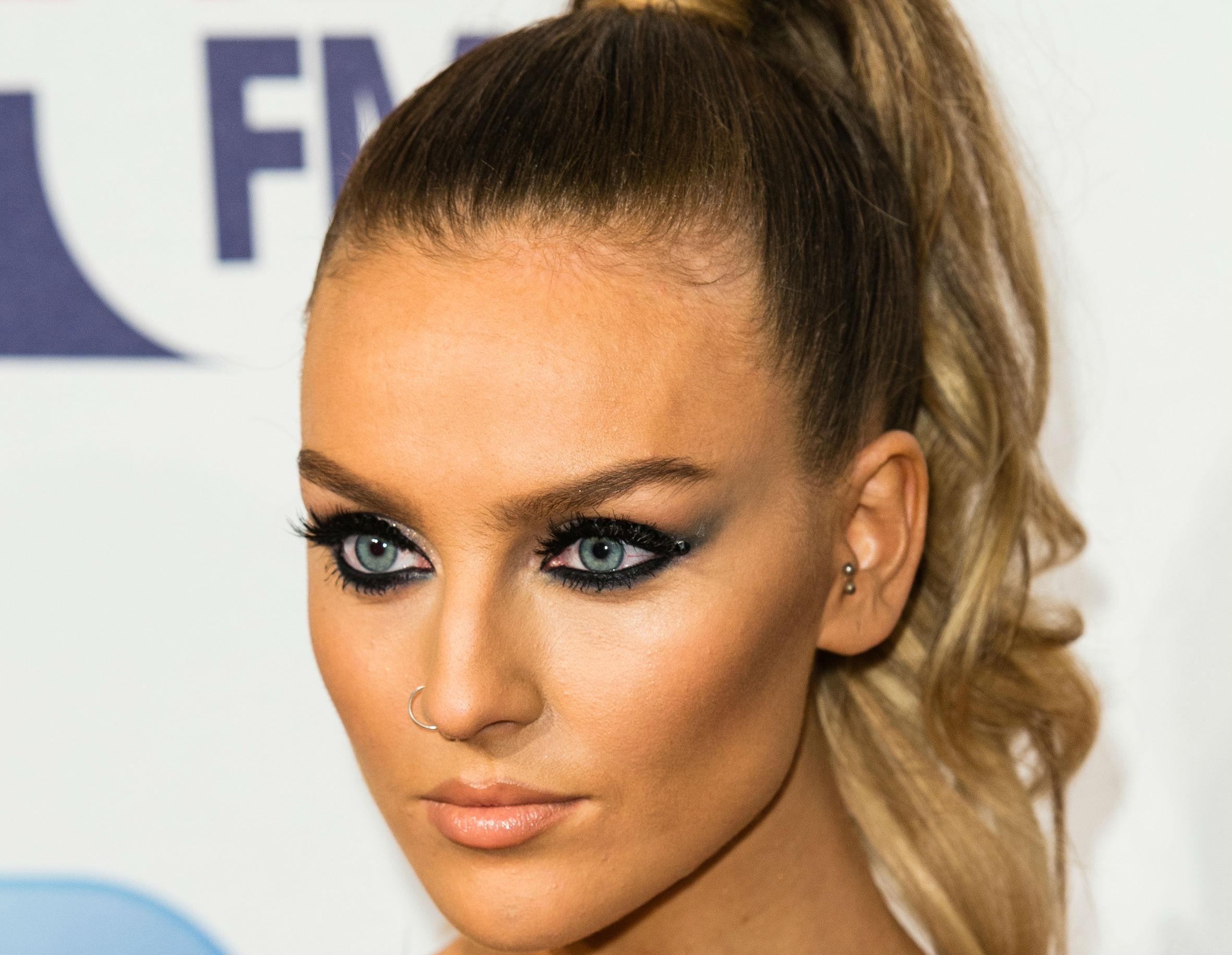 Perrie Edwards Free Hd Wallpapers - Perrie Edwards , HD Wallpaper & Backgrounds