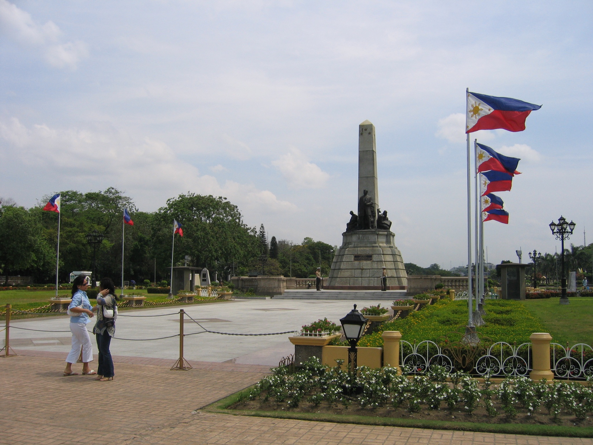 The Jose Rizal Memorial At Rizal Park Placed Where - Rizal Park , HD Wallpaper & Backgrounds