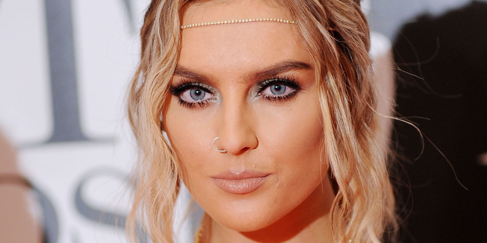 Perrie Edwards Wallpapers Hd - Joe Sugg And Perrie Edwards , HD Wallpaper & Backgrounds