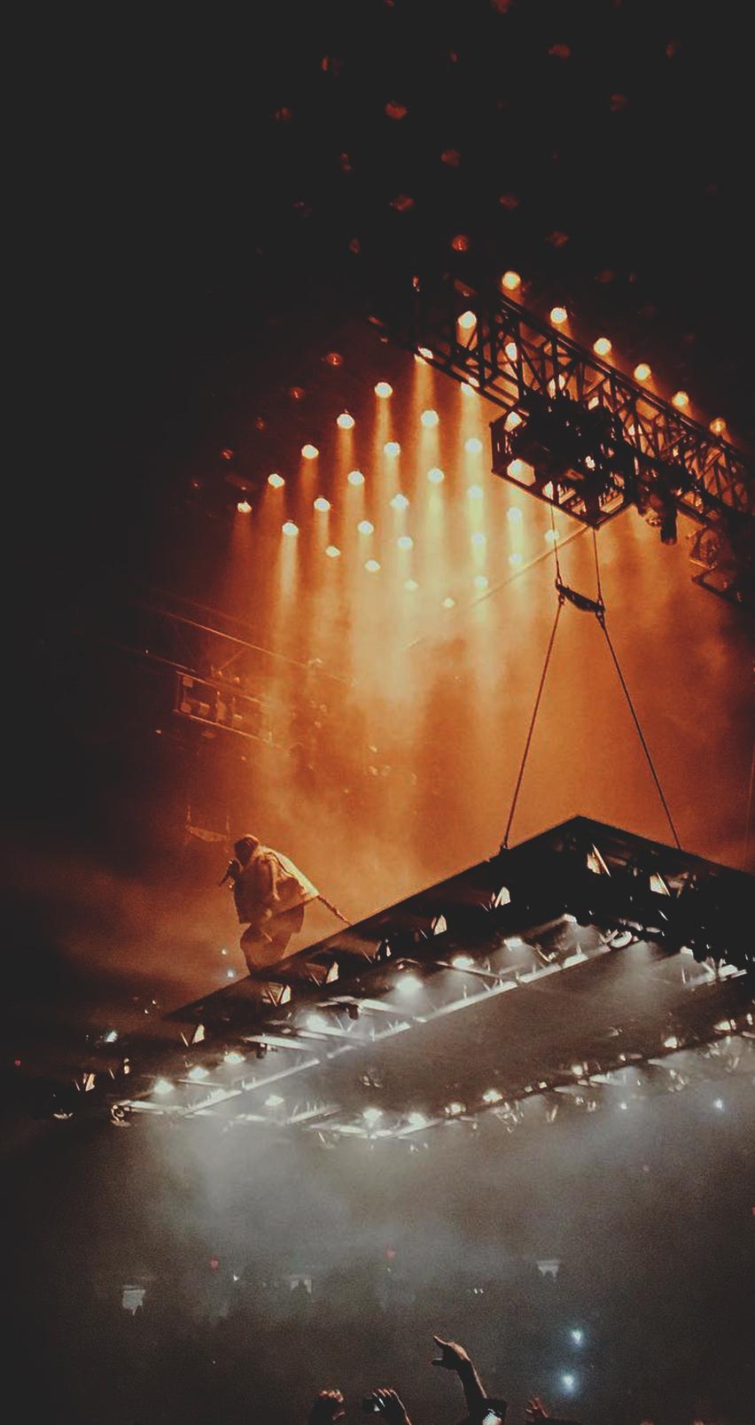 Kanye West Iphone 6 Wallpaper - Stage , HD Wallpaper & Backgrounds
