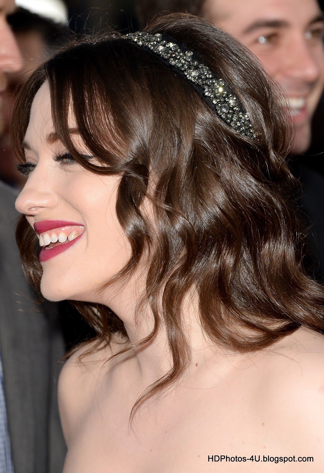 Thor Actress Kat Dennings Hd Photos & Hd Wallpapers - Kat Dennings Profile , HD Wallpaper & Backgrounds