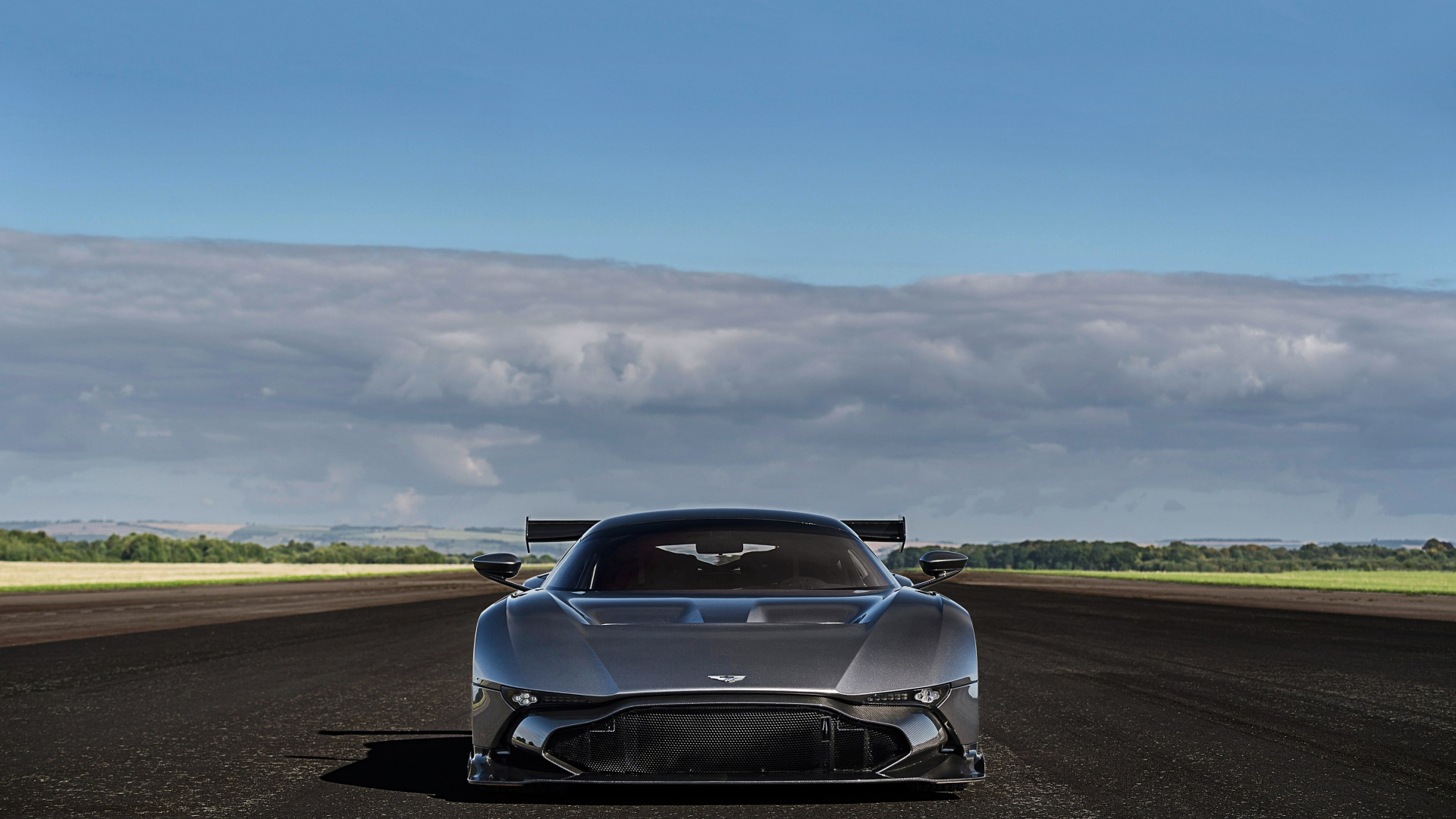 Race Car, Aston Martin Vulcan, Wallpaper - Aston Martin Vulcan Sfondo , HD Wallpaper & Backgrounds