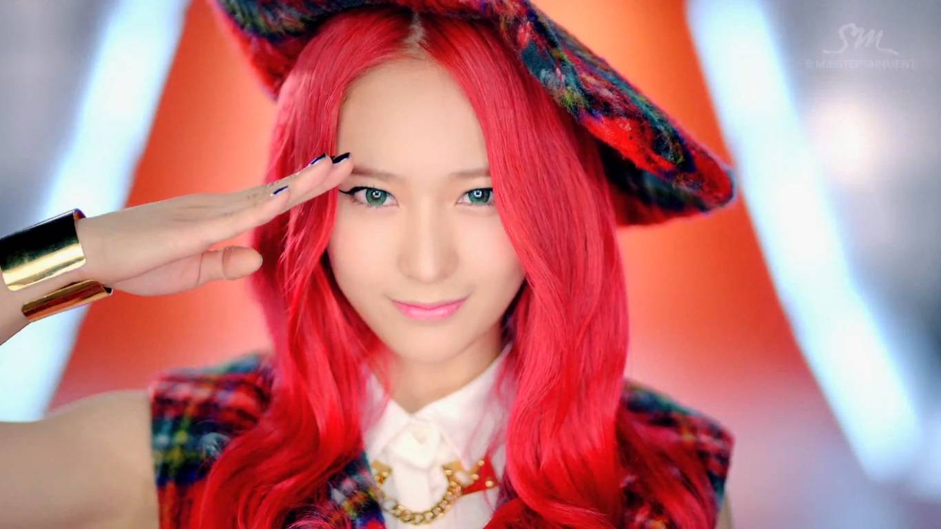 Krystal Jung Wallpaper Called Krystal - Kpop Idols Hair Color , HD Wallpaper & Backgrounds