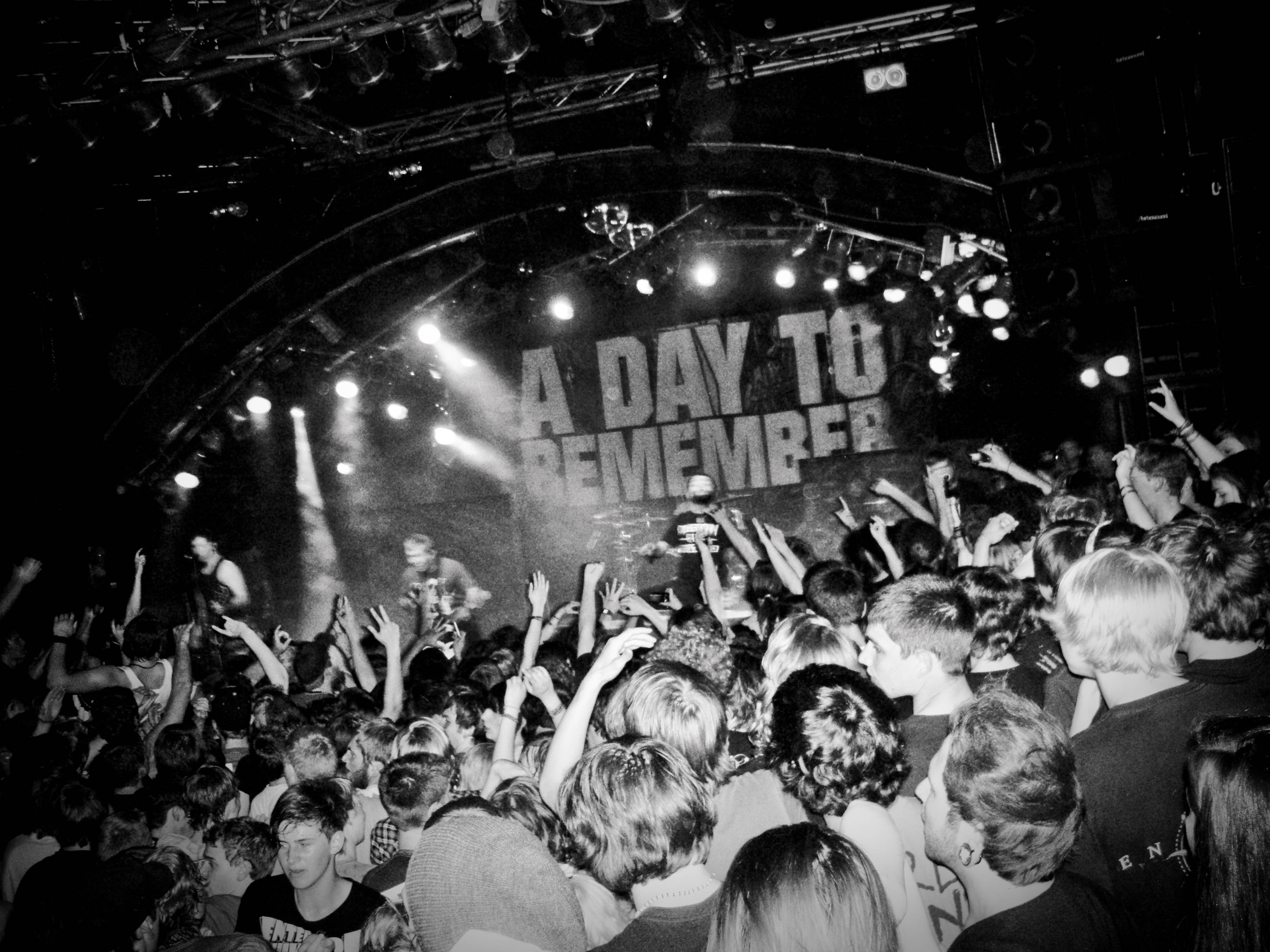 A Day To Remember By Muggi93 On Deviantart - Day To Remember Live , HD Wallpaper & Backgrounds
