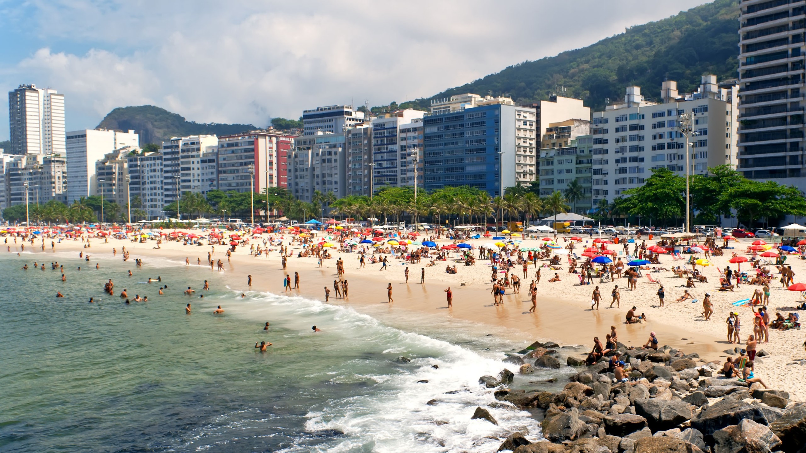 Rio De Janeiro Beach People Wallpaper - Rio De Janeiro Beaches People , HD Wallpaper & Backgrounds