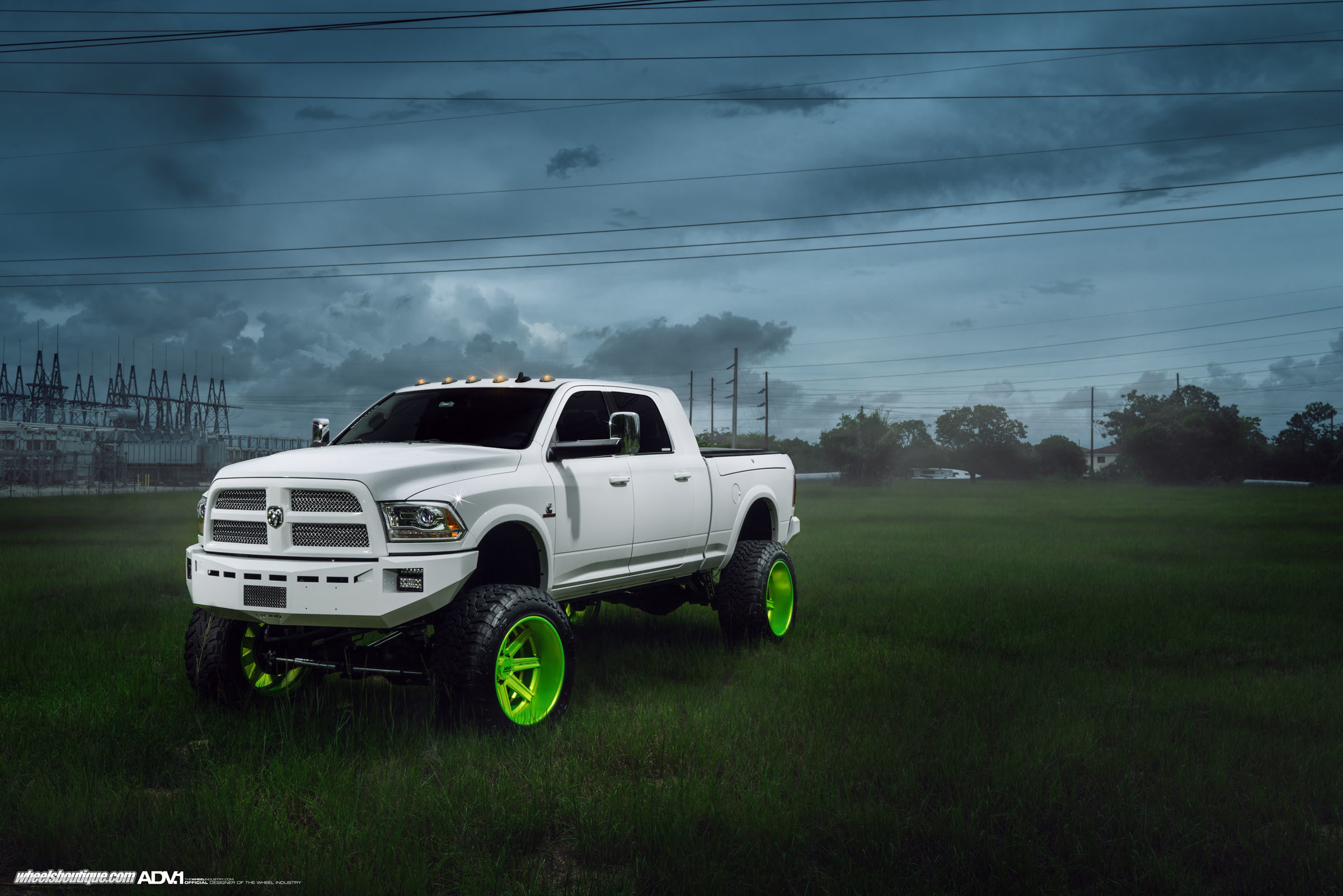 Ram Truck, Cummins Celebrate 25 Years Of Diesel Engines - Black Truck With Green Rims , HD Wallpaper & Backgrounds