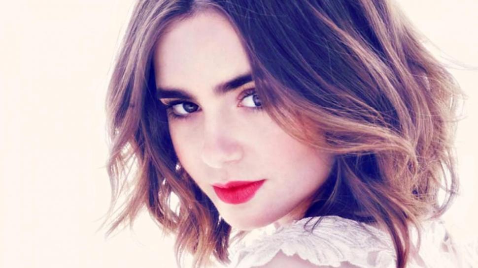 Lips, Lily Collins, Red Lipstick, Woman, Face Wallpaper - Lily Collins , HD Wallpaper & Backgrounds