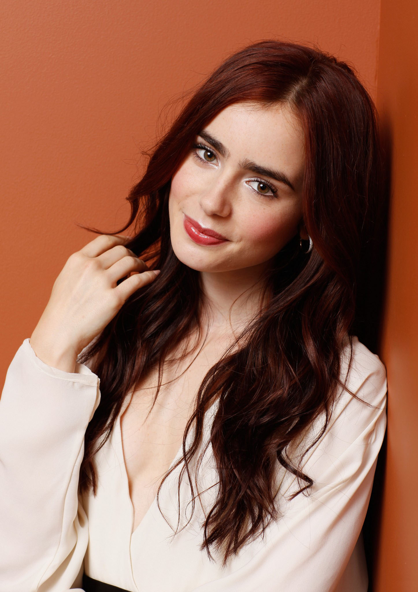 Lily Collins , HD Wallpaper & Backgrounds