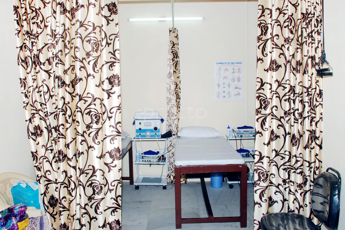 Center Spine Physiotherapy Clinic, Physiotherapy Clinic - Window Covering , HD Wallpaper & Backgrounds