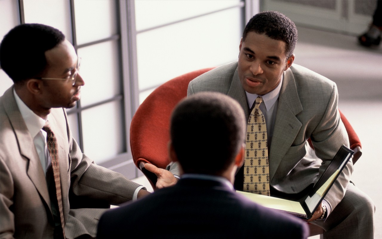 S261788040910698657 P18 I1 W1280 - Black Men Business Meeting , HD Wallpaper & Backgrounds