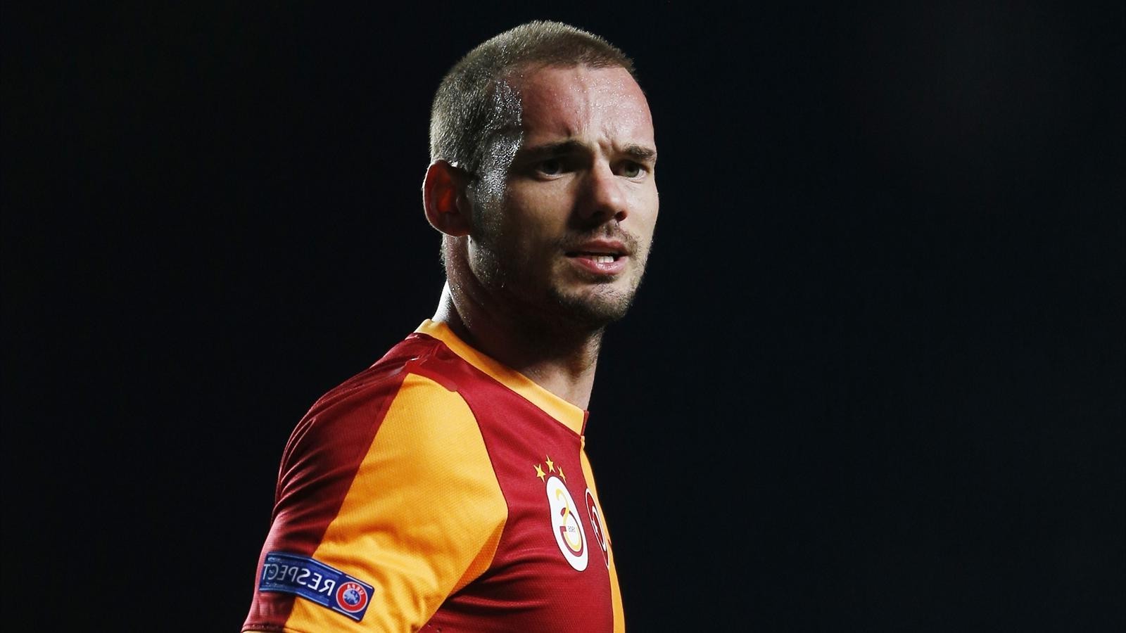 Wesley Sneijder Galatasaray Sk Soccer Wallpaper And - Player , HD Wallpaper & Backgrounds