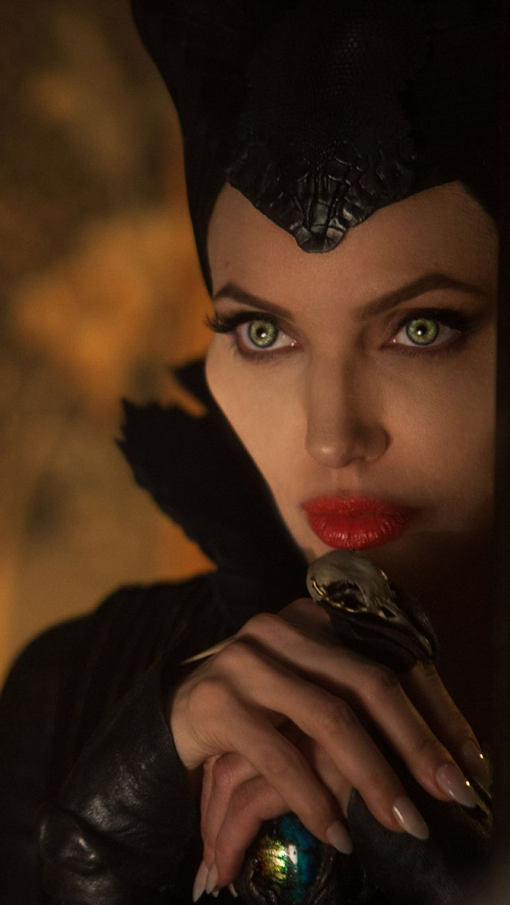 Mac Maleficent Wallpaper May 2014 - Angelina Jolie Black And White Maleficent , HD Wallpaper & Backgrounds