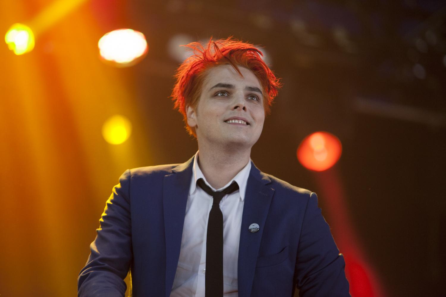 Gerard Way Wallpaper Hd - Gerard Way Ipad , HD Wallpaper & Backgrounds