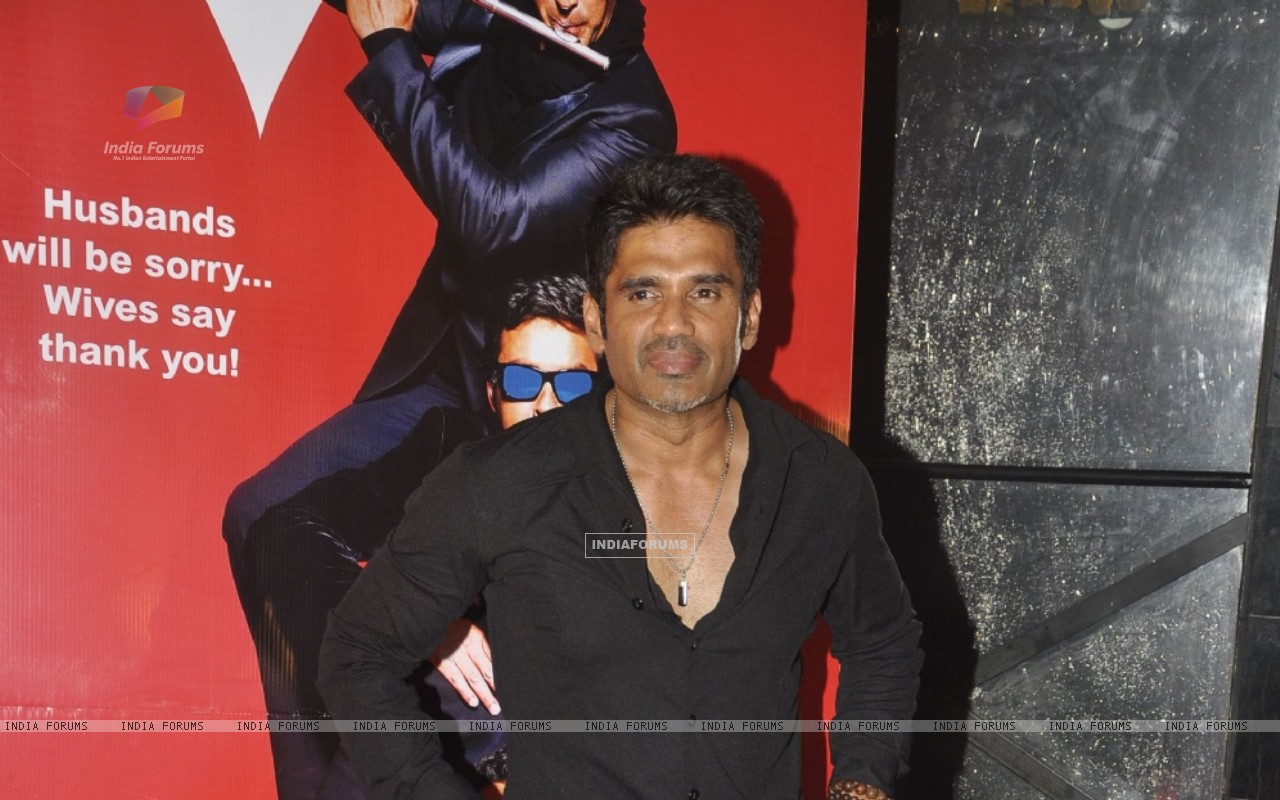 Sunil Shetty At Premiere Of Thank You At Chandan, Juhu, - Gentleman , HD Wallpaper & Backgrounds