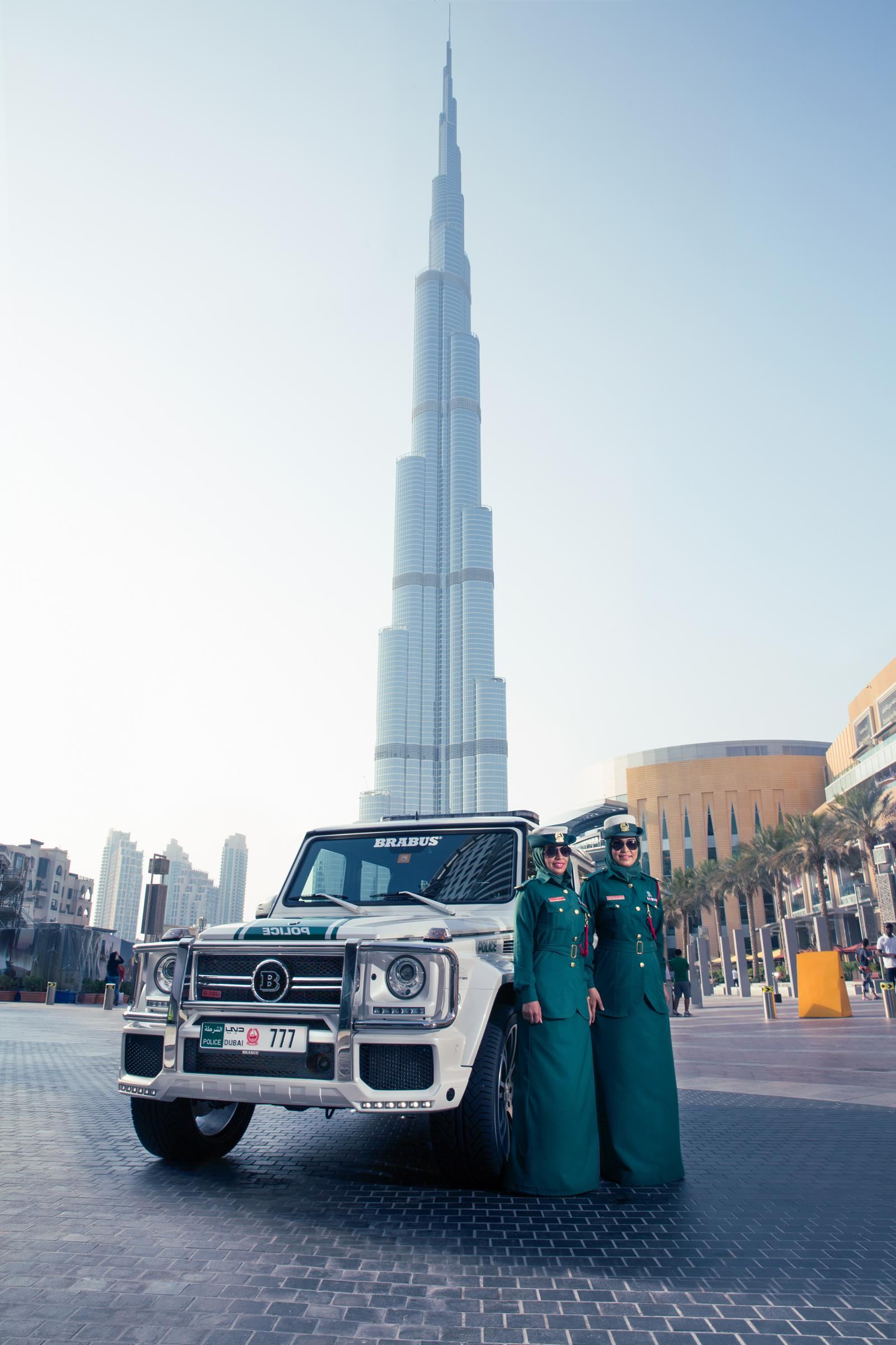 Mercedes G63 Amg By Brabus - Burj Khalifa , HD Wallpaper & Backgrounds