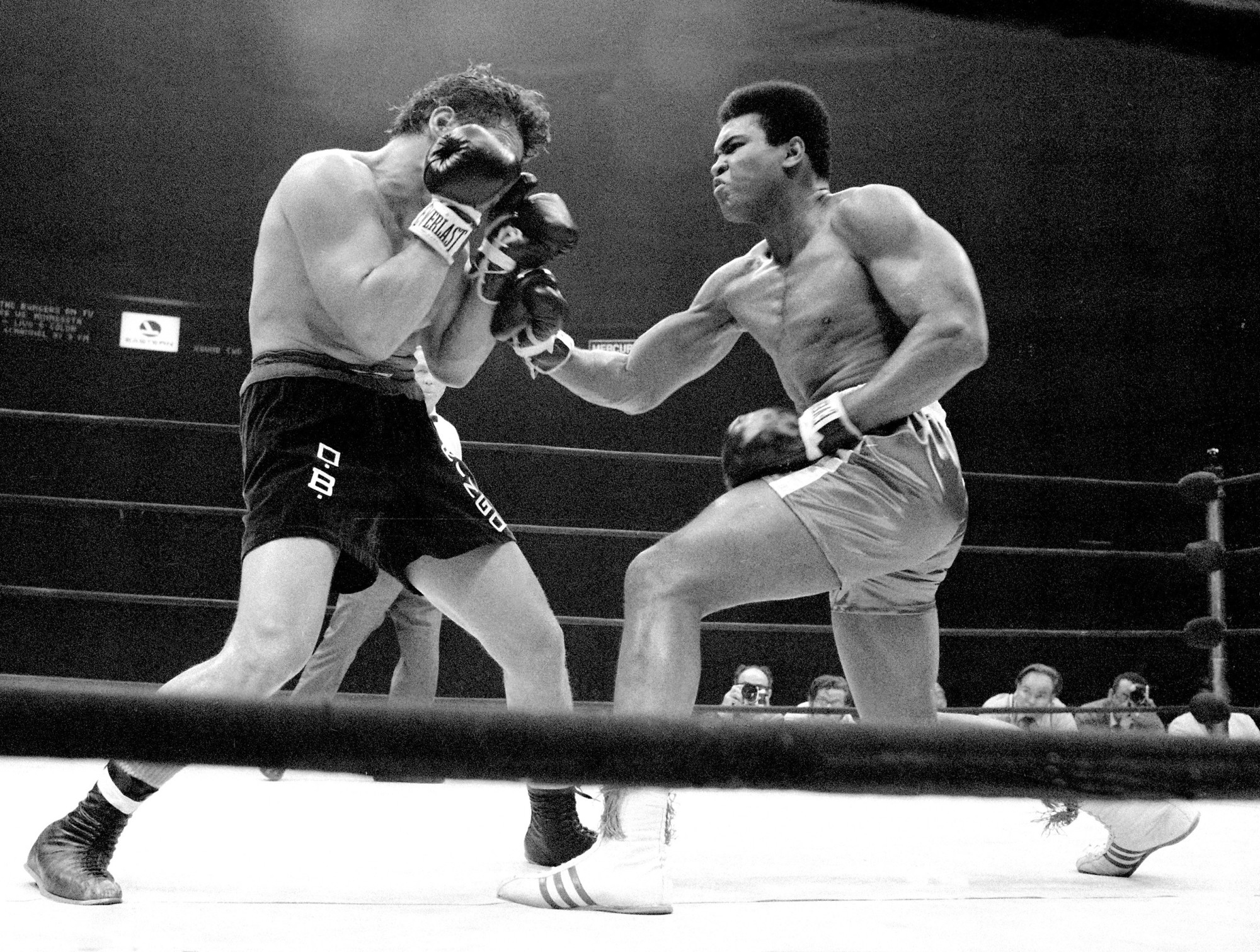 Muhammad Ali Wallpaper - Ali Vs Bonavena , HD Wallpaper & Backgrounds