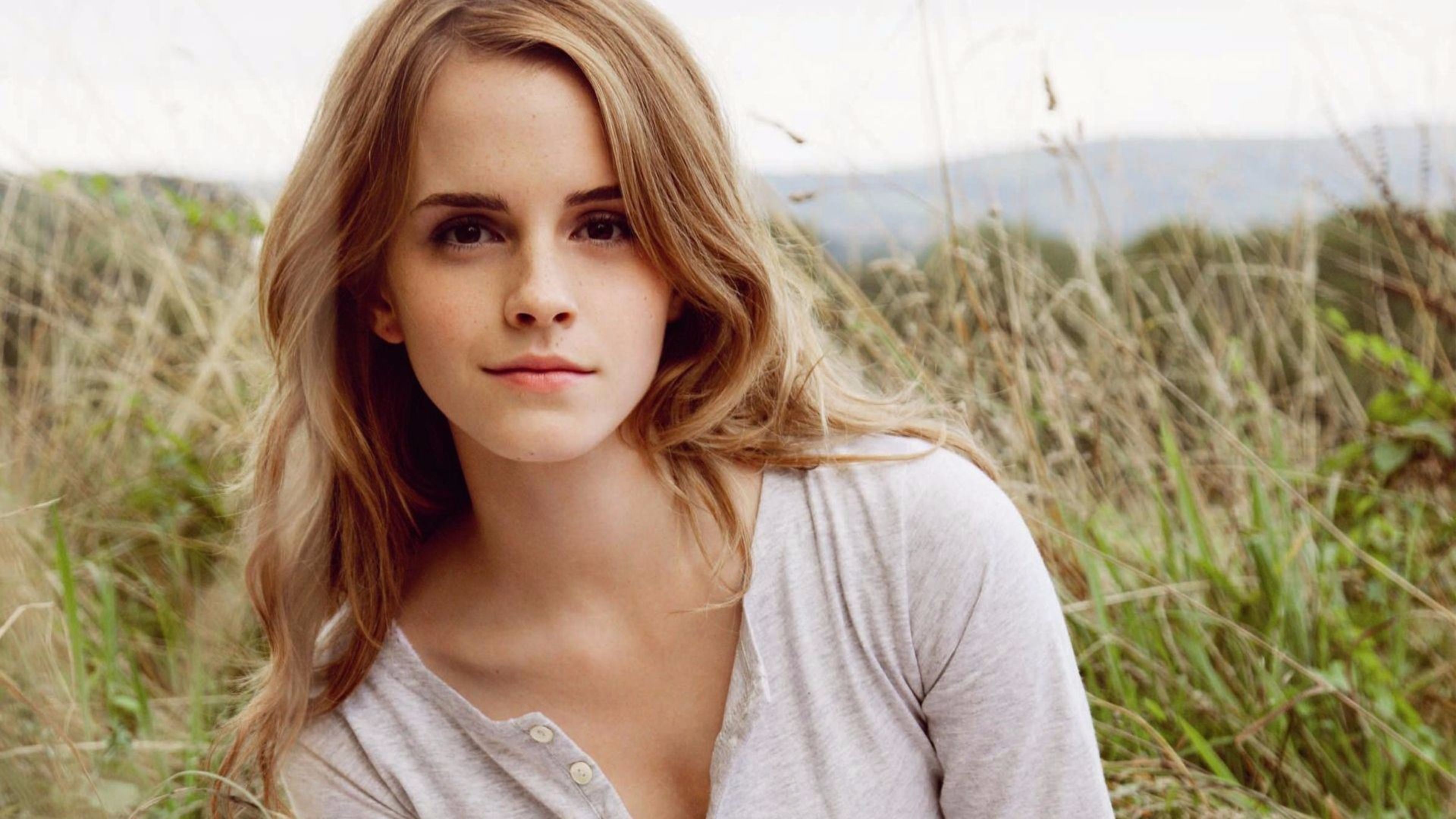 Hot Emma Watson 4k Wallpaper - Emma Watson , HD Wallpaper & Backgrounds