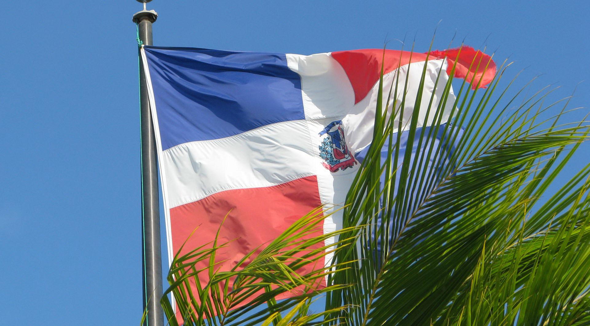 Dominican Flag Wallpaper - Dominican Flag Wallaper Iphone , HD Wallpaper & Backgrounds