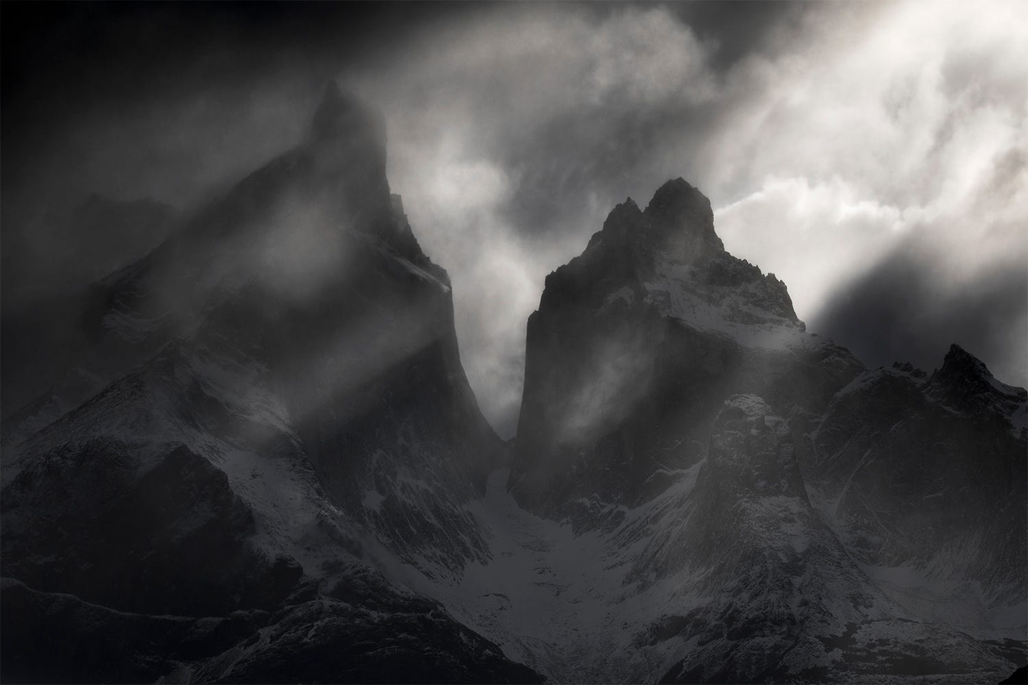 Nature, Landscape, Monochrome, Mountains, Clouds - Cordillera Paine , HD Wallpaper & Backgrounds