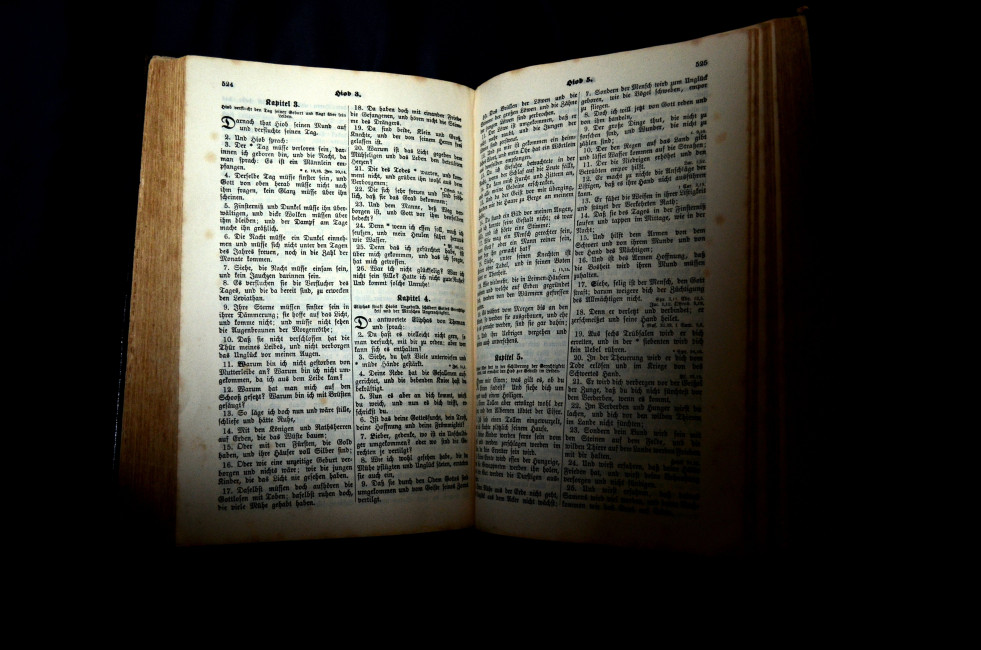 Bible, Black Background, Book - Bible Black Background , HD Wallpaper & Backgrounds