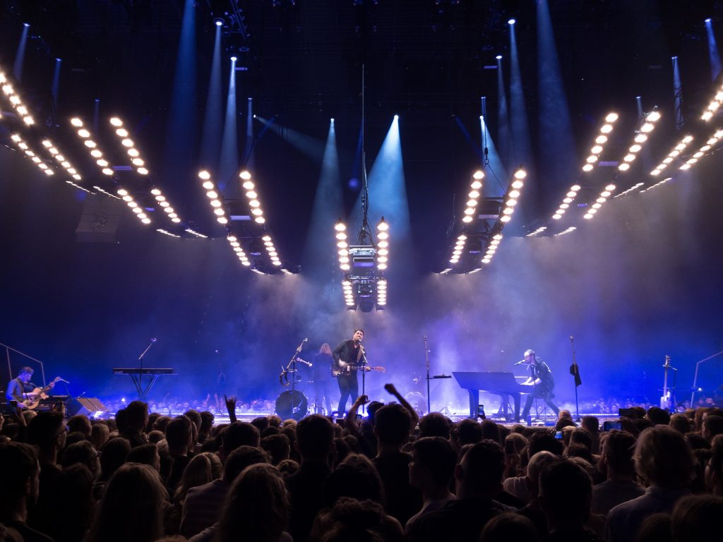 Portman Lights Lightened A Great Perfomrmance Of Mumford - Mumford And Sons Delta Tour , HD Wallpaper & Backgrounds
