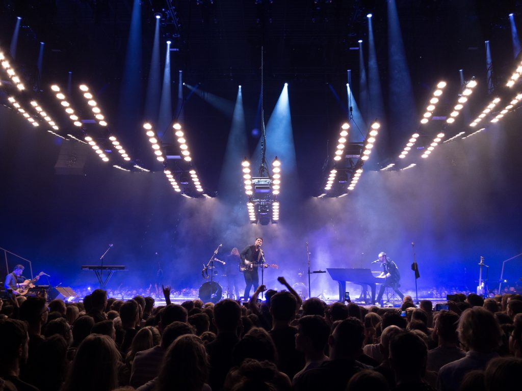 Portman Lights Lightened A Great Perfomrmance Of Mumford Mumford Portman Lights Lightened A Great Perfomrmance Of Mumford Mumford