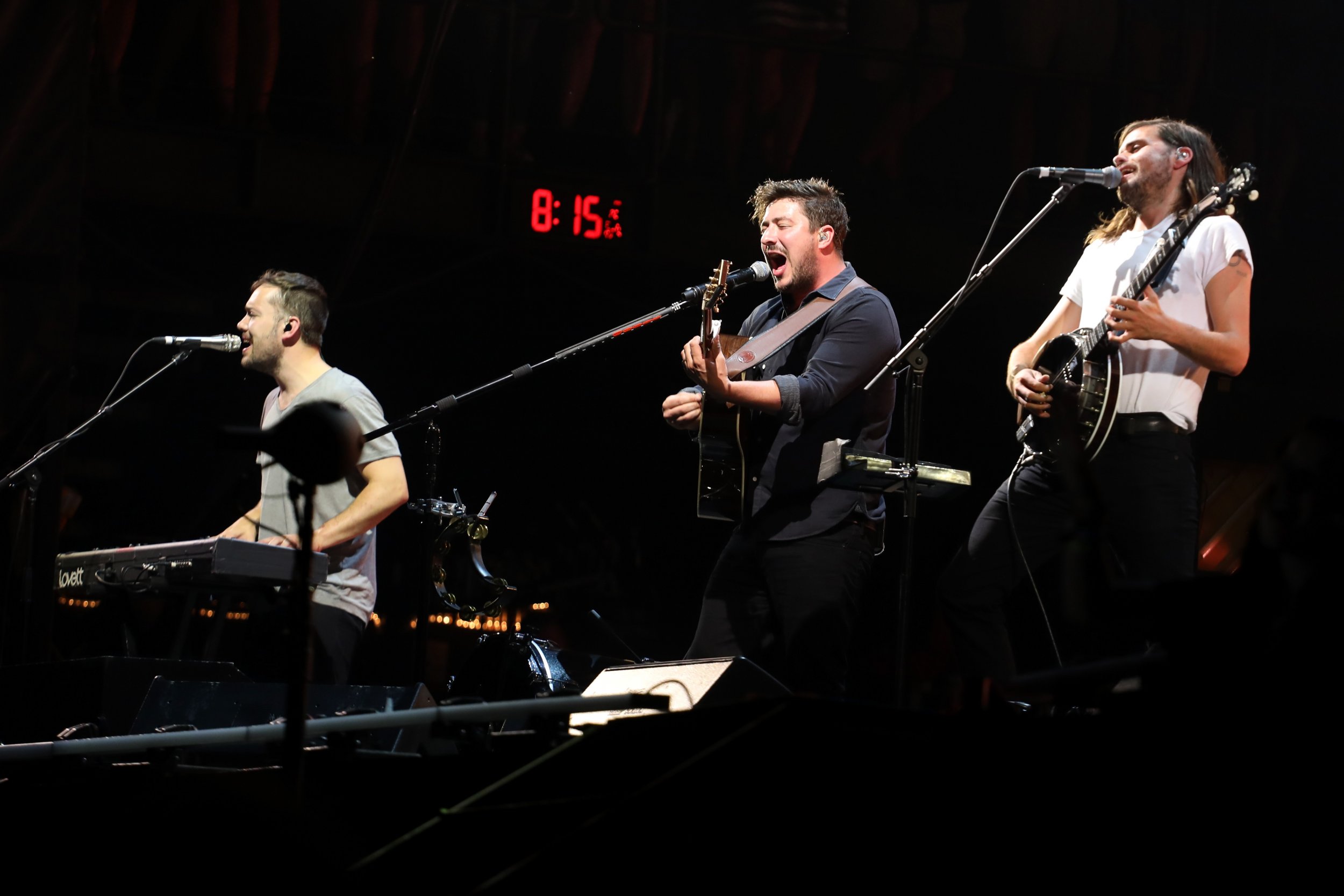 Mumford & Sons Perform On The Samsung Stage During - Rock Concert , HD Wallpaper & Backgrounds