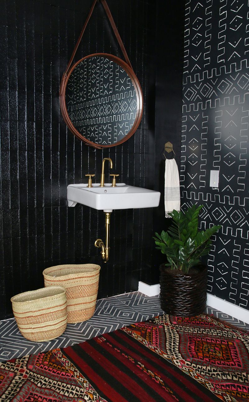 Black Bathroom // Tribal Mudcloth Print Wallpaper // - Tribal Bathroom , HD Wallpaper & Backgrounds