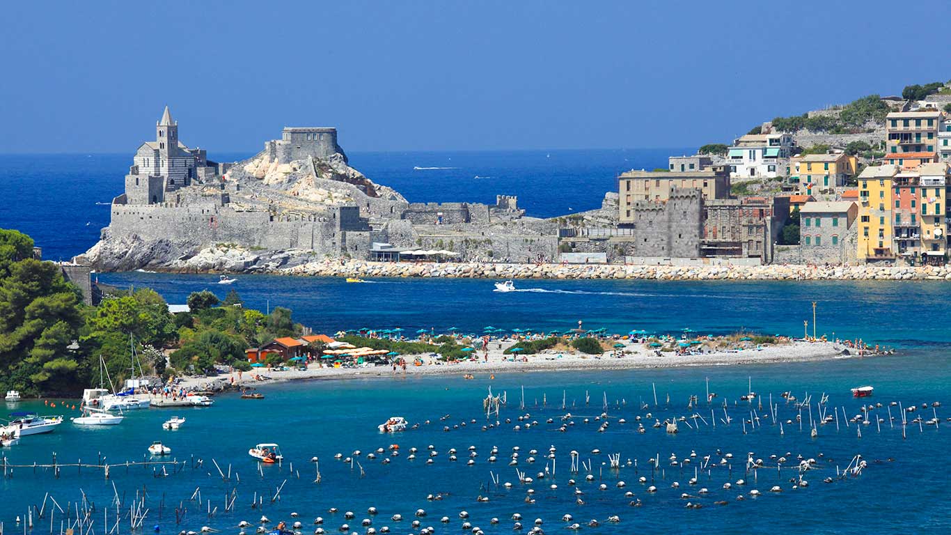 Portovenere Cinque Terre Hd Wallpaper - Harbor , HD Wallpaper & Backgrounds