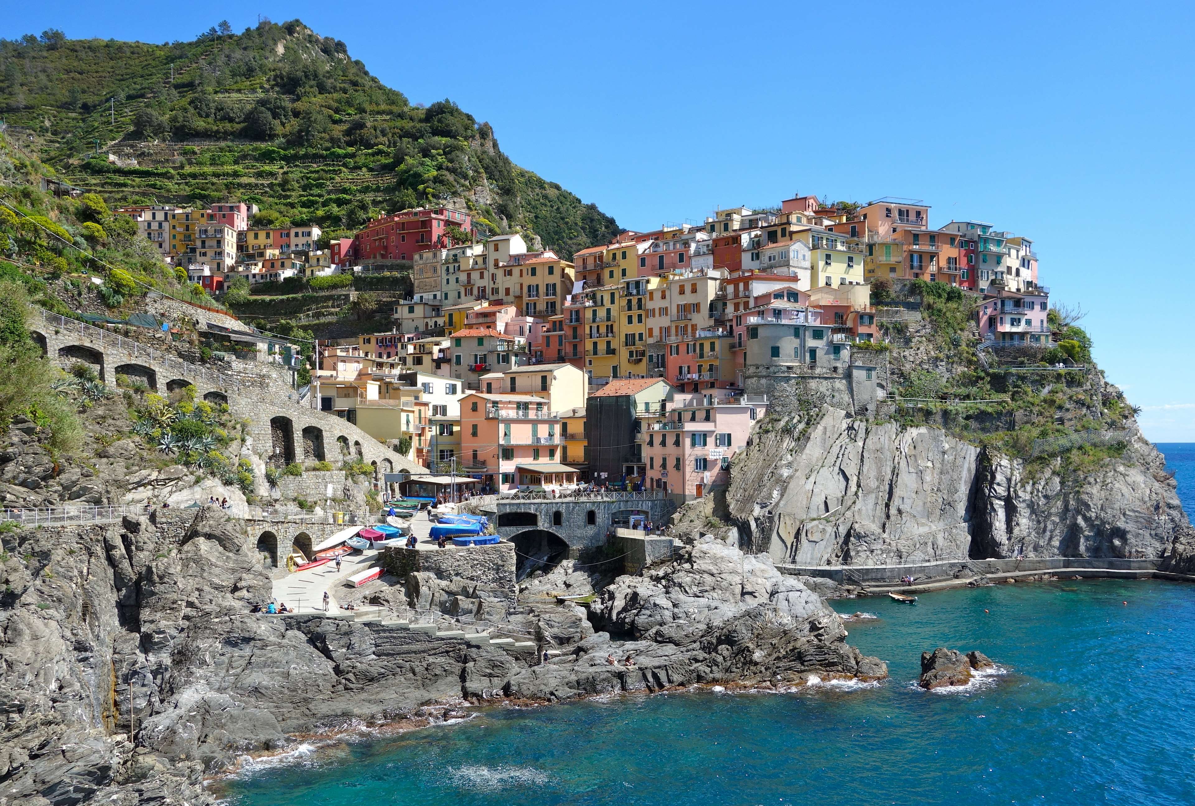 Architecture, Bay, Boat, Cinque Terre, Cliff, Coast, - Greece And Italy , HD Wallpaper & Backgrounds