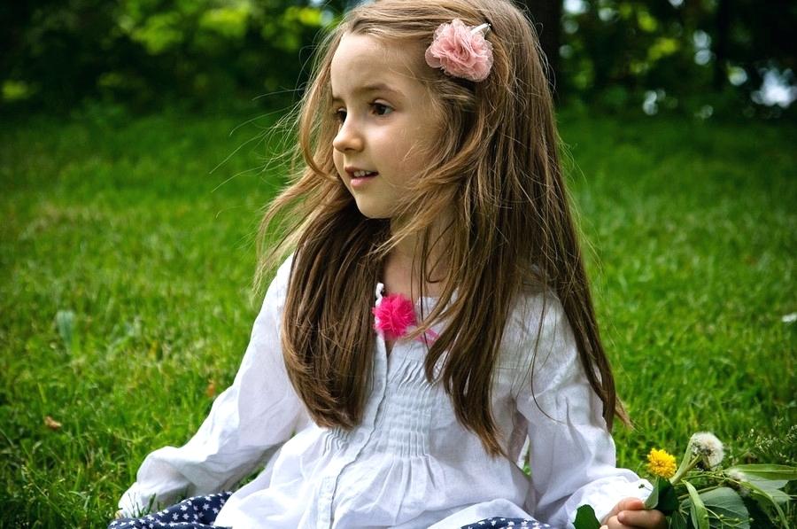 Little Girl Wallpaper Beautiful Little Girl Wallpapers - Beautiful Little Cute Girl , HD Wallpaper & Backgrounds