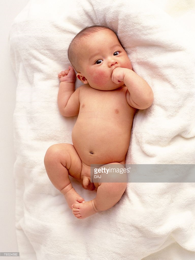 Baby Boy Pictures - Baby Lying Down On Its Back , HD Wallpaper & Backgrounds