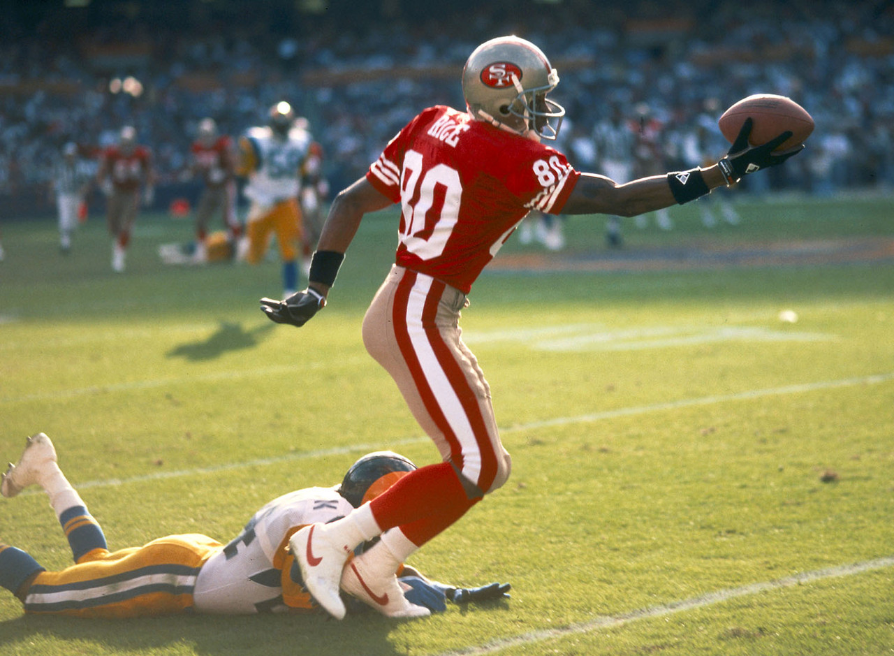 Jerry Rice Wallpaper - Jerry Rice Catching Football , HD Wallpaper & Backgrounds