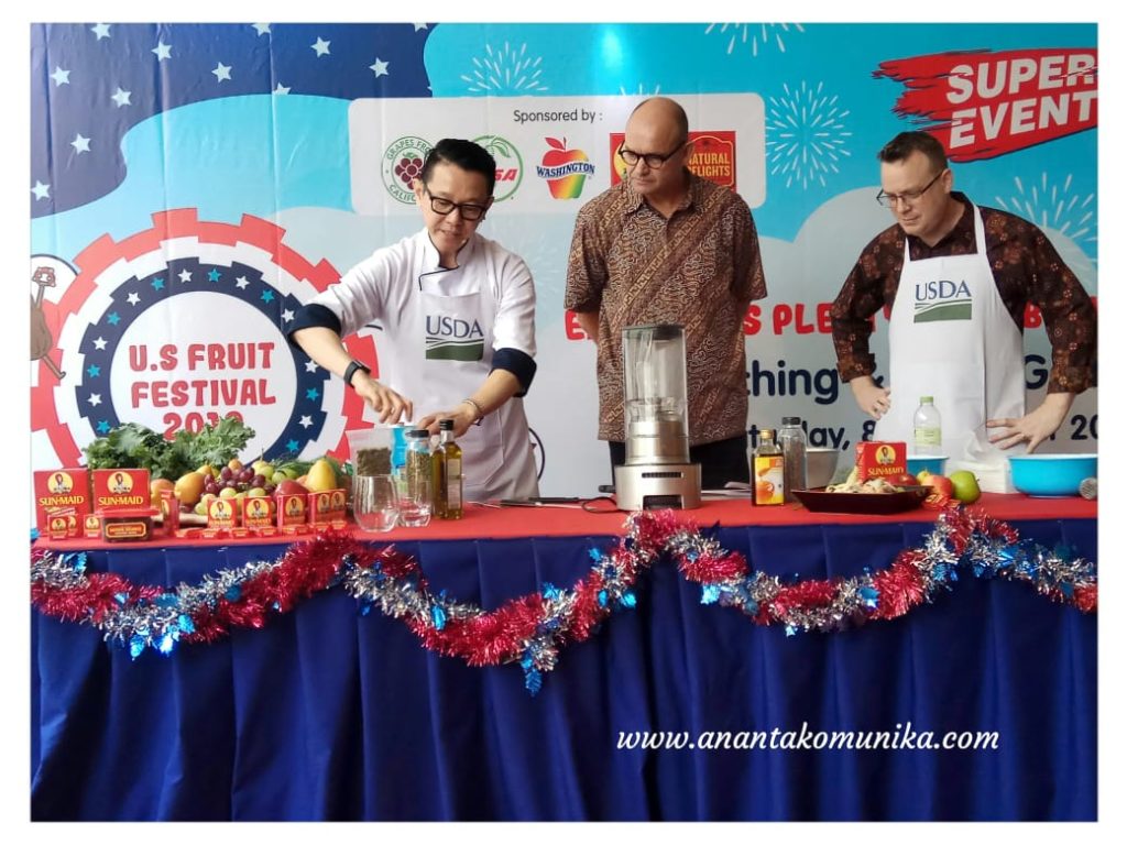 Chef Eddrian Tjhia, Healthy Food Specialist Chef Di - Award Ceremony , HD Wallpaper & Backgrounds