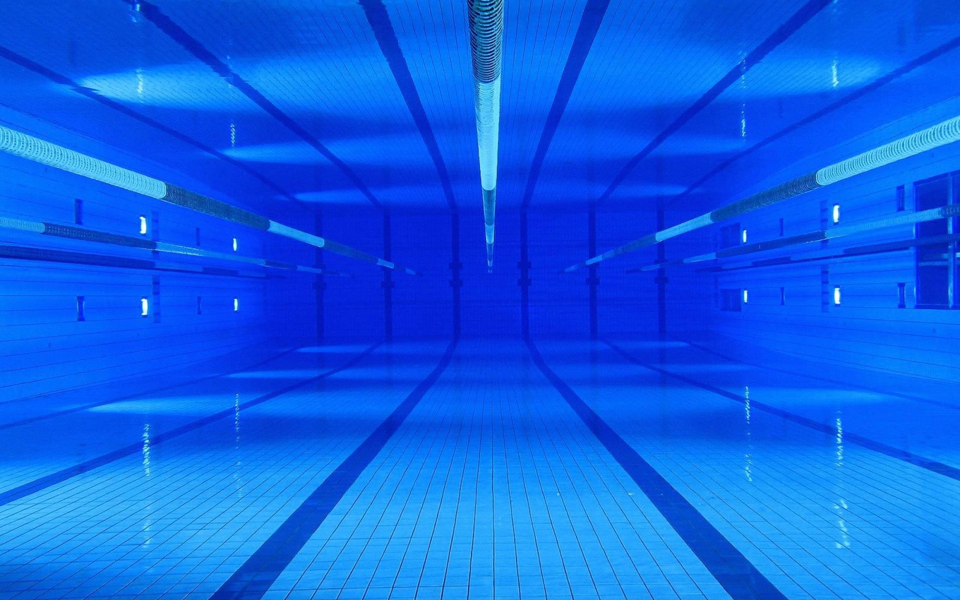 Pool Hd Wallpaper - Swimming Pool Underwater , HD Wallpaper & Backgrounds