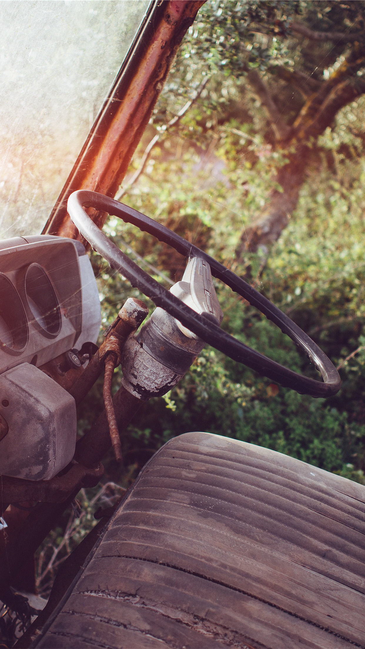 Old Car Forest Vintage Flare Nature Carl Kadysz Android - Dark Vintage Iphone , HD Wallpaper & Backgrounds