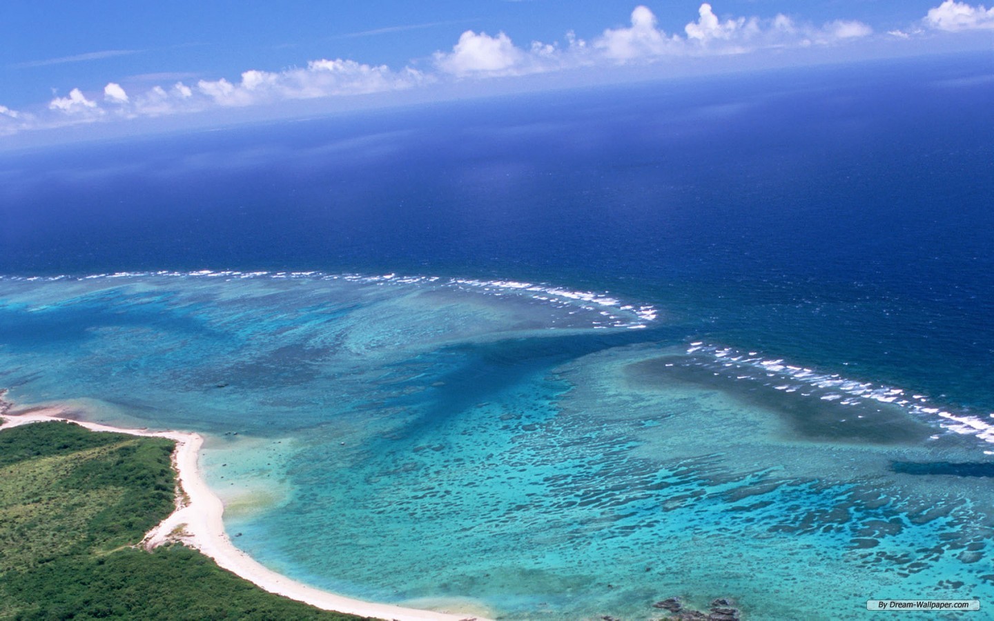 Free Travel Wallpaper - White Beach Okinawa Japan Surfing , HD Wallpaper & Backgrounds