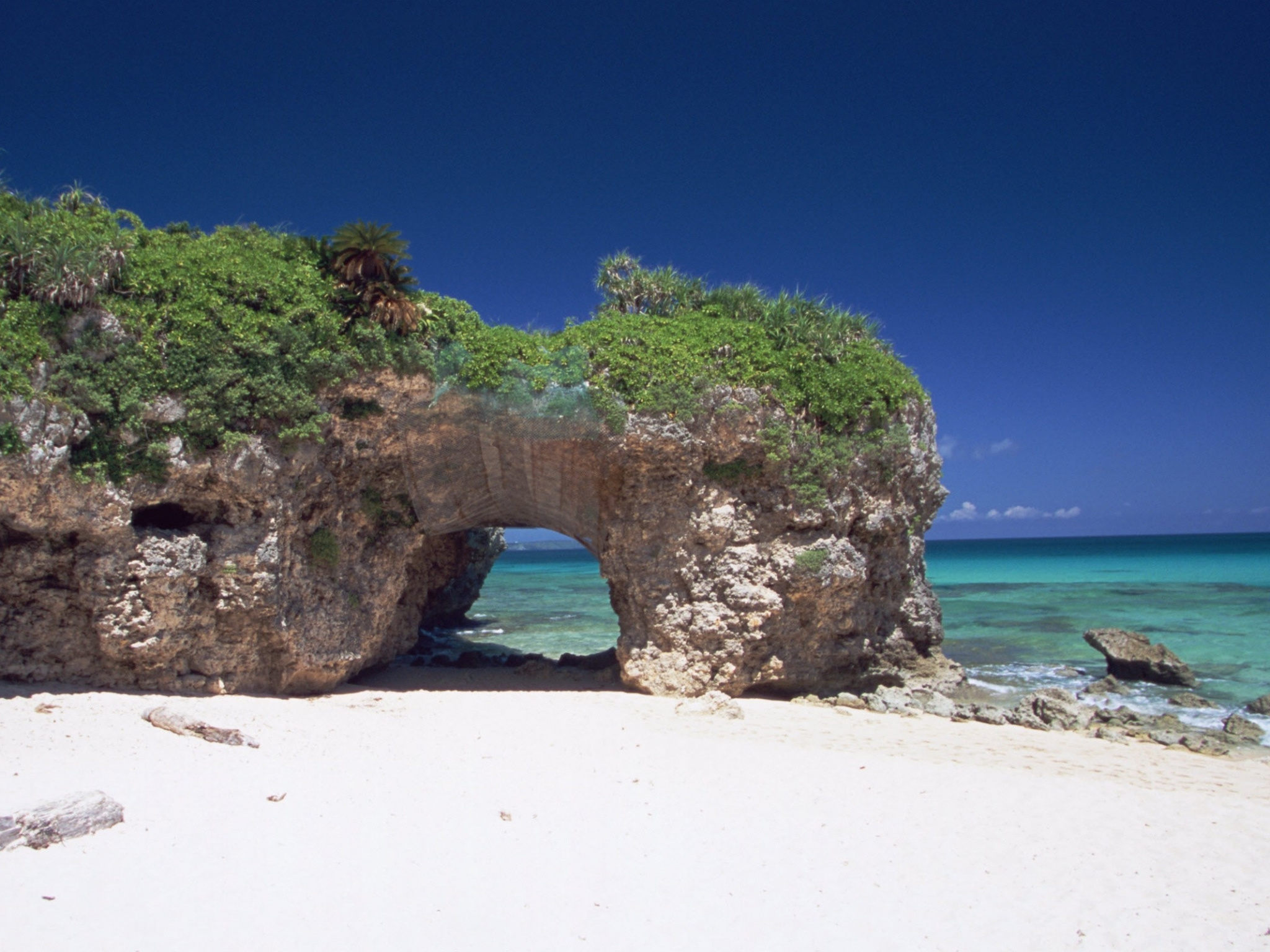 Okinawa Island, Coast, Sea, Cliff, Formation Wallpaper - Okinawa Beach , HD Wallpaper & Backgrounds