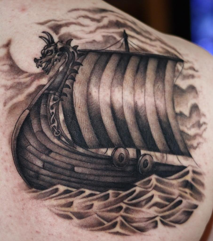 Beautiful 8 Black And Grey Ink Viking Ship Tattoos - Viking Ship Back Tattoo , HD Wallpaper & Backgrounds