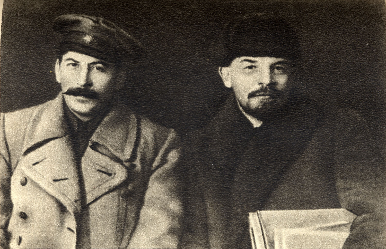 Joseph Stalin And Vladimir Lenin During The Viii Congress - Vladimir Lenin And Stalin , HD Wallpaper & Backgrounds
