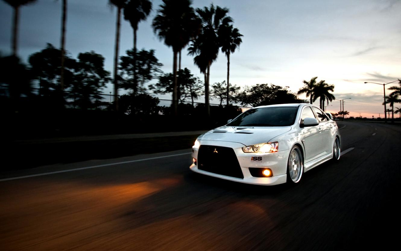 Mitsubishi Lancer Evo X Hd Wallpaper - White Evo X , HD Wallpaper & Backgrounds