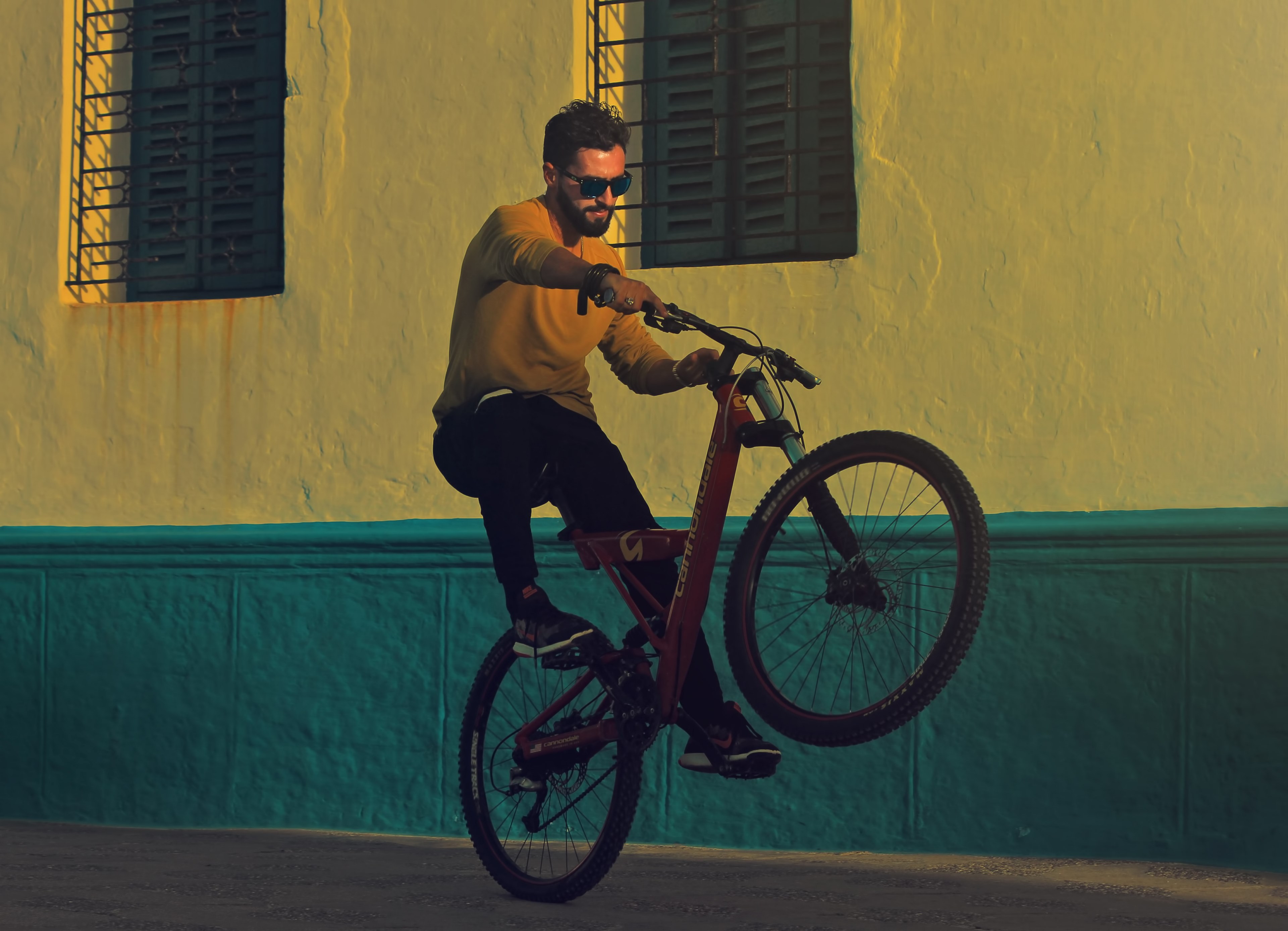 #3840x2776 Bearded Man In Sunglasses Doing Wheelie - Men Riding Womens Bike , HD Wallpaper & Backgrounds