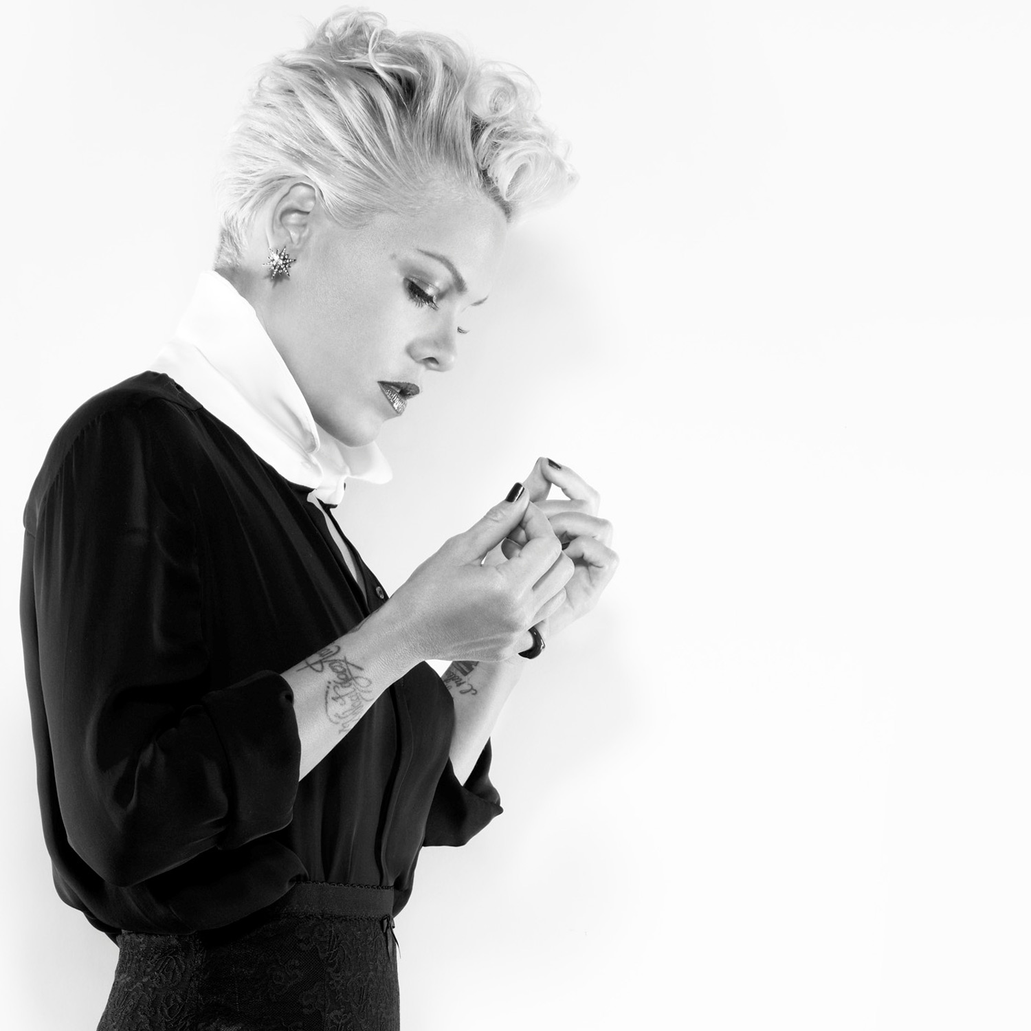 P Nk - P Nk Black And White , HD Wallpaper & Backgrounds